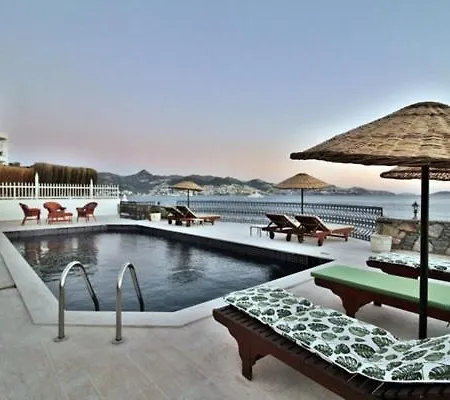 Denize Sifir Essiz Bodrum